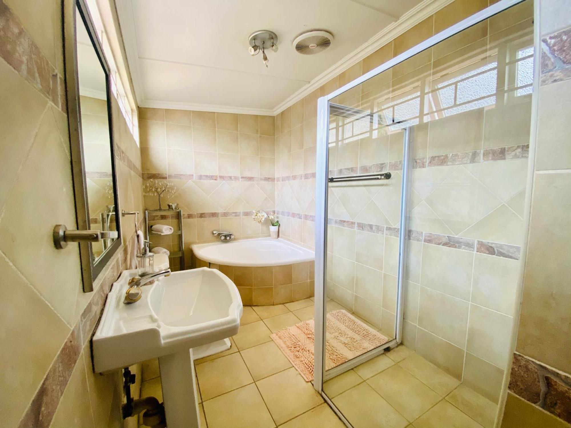 Madlula'S Guesthouse Pietermaritzburg Exterior photo