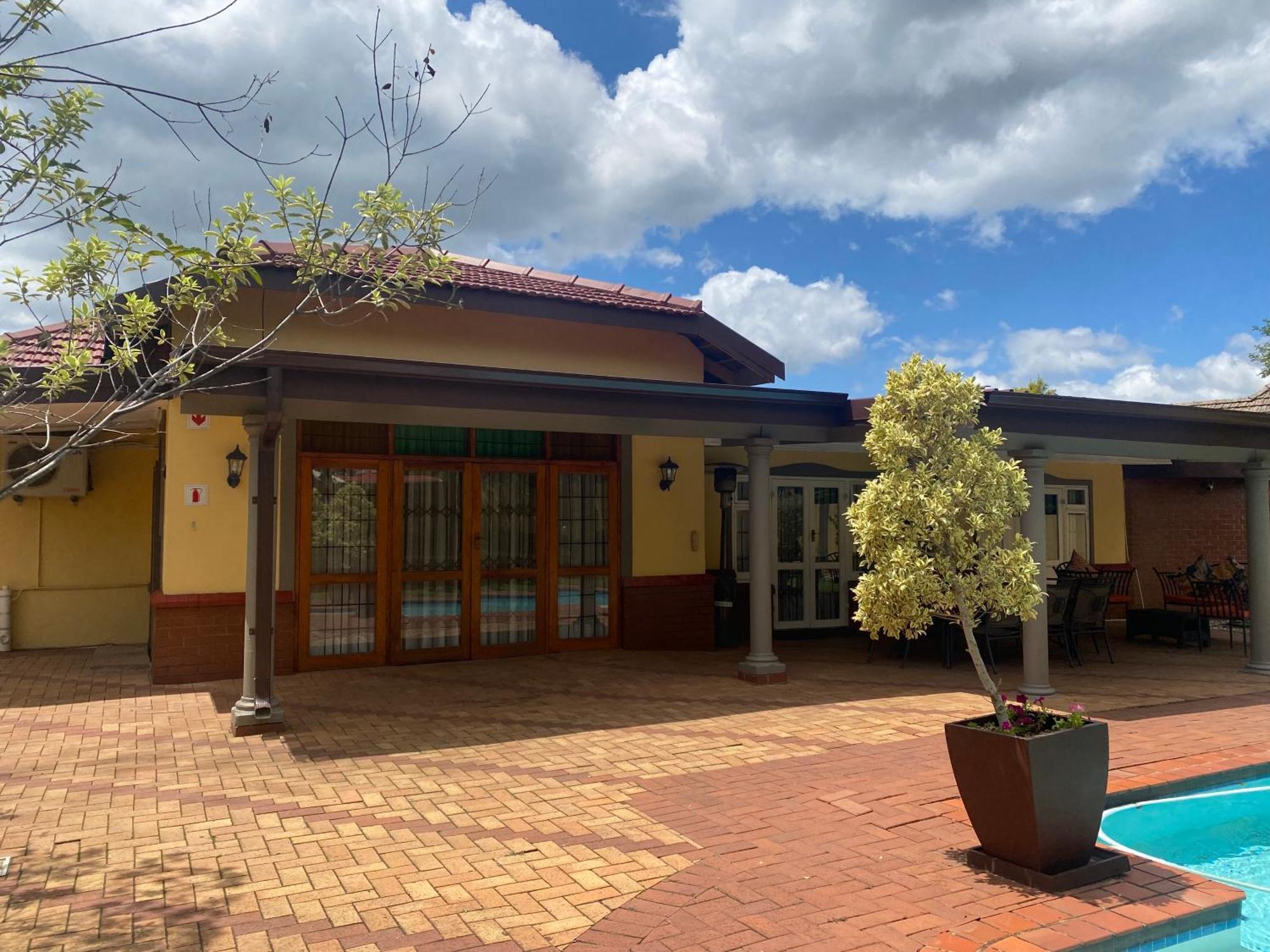 Madlula'S Guesthouse Pietermaritzburg Exterior photo